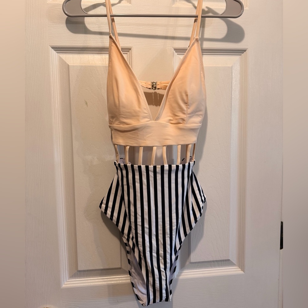 Set or 2 CUPSHE Swimsuits - Size M - NWT